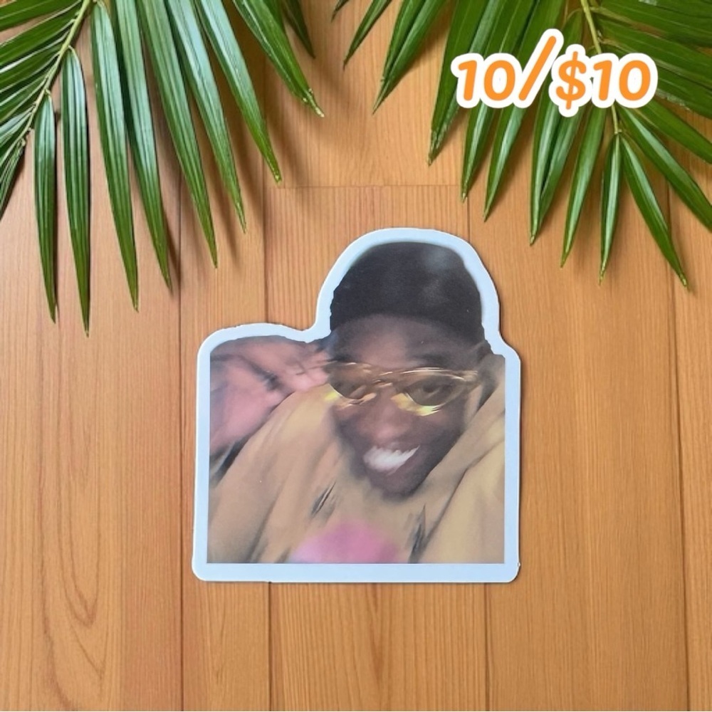 Blurry Zoom-In Meme Sticker – 2”